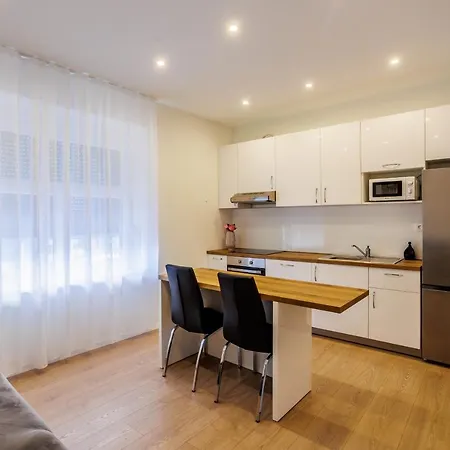 Blue Pearl-split Town Center Apartament *