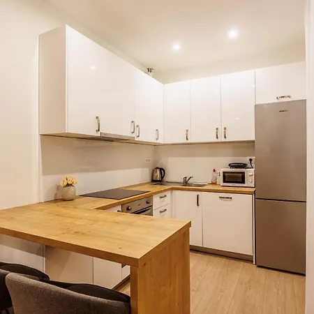 Blue Pearl-split Town Center Apartment Split