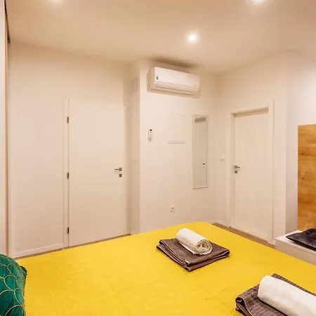 Apartment Blue Pearl-split Town Center *