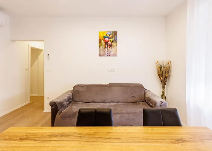 Blue Pearl-split Town Center Split