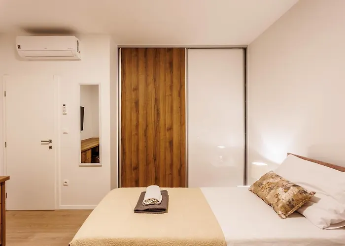 Blue Pearl-split Town Center * Split